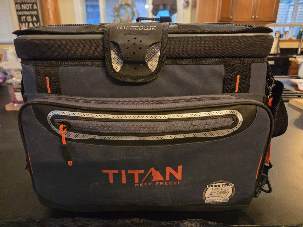 Titan 30 can Zipperless Hard Body Cooler