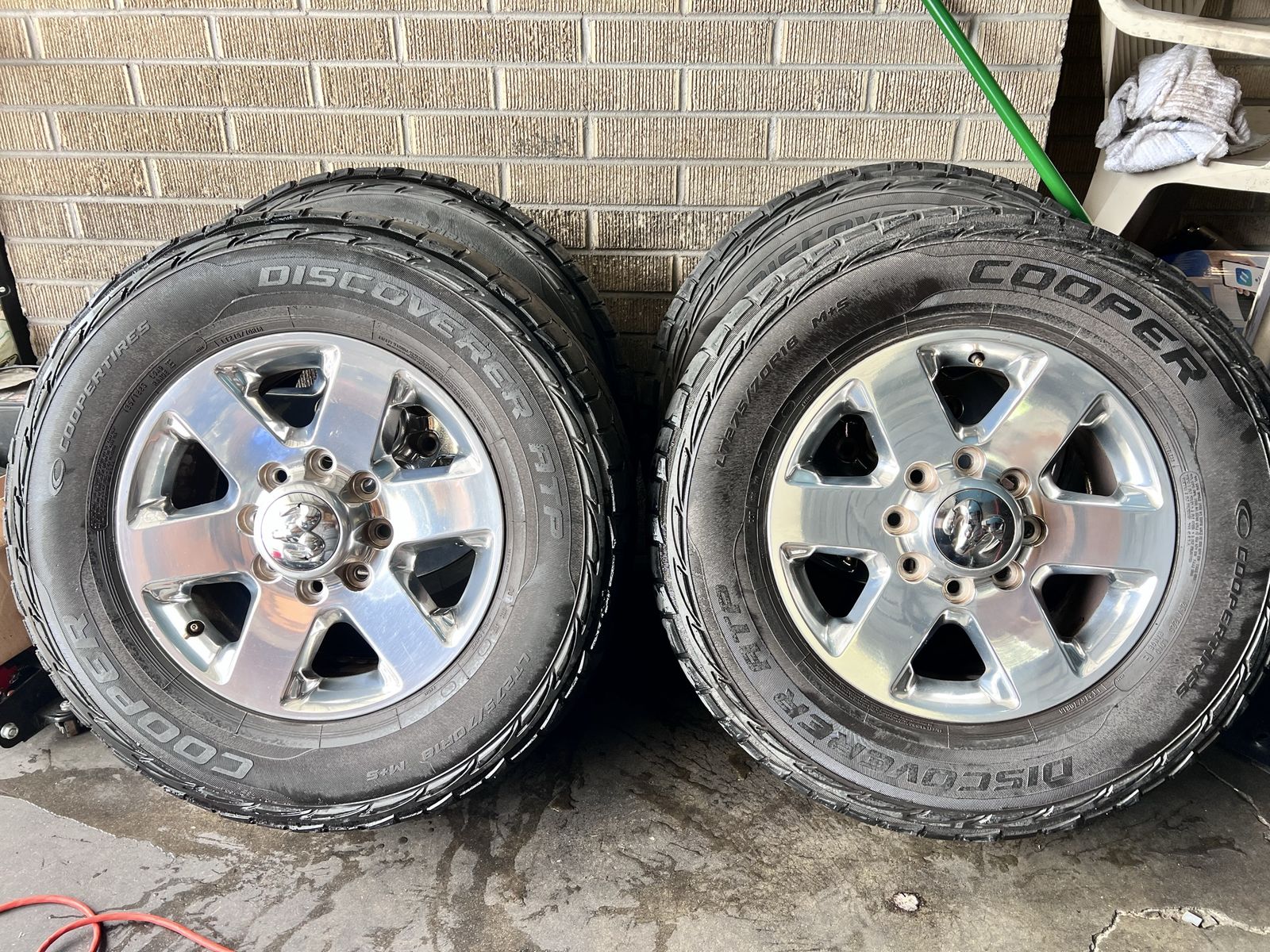 18 Dodge Ram 2500 Wheels and Tires 8x6.5