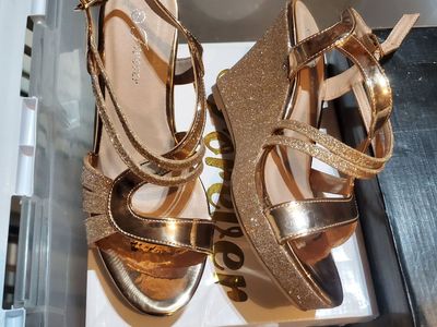 NEW - Forever Rose Gold Glitter Wedge Heel Sandals Size 7 Happy-09