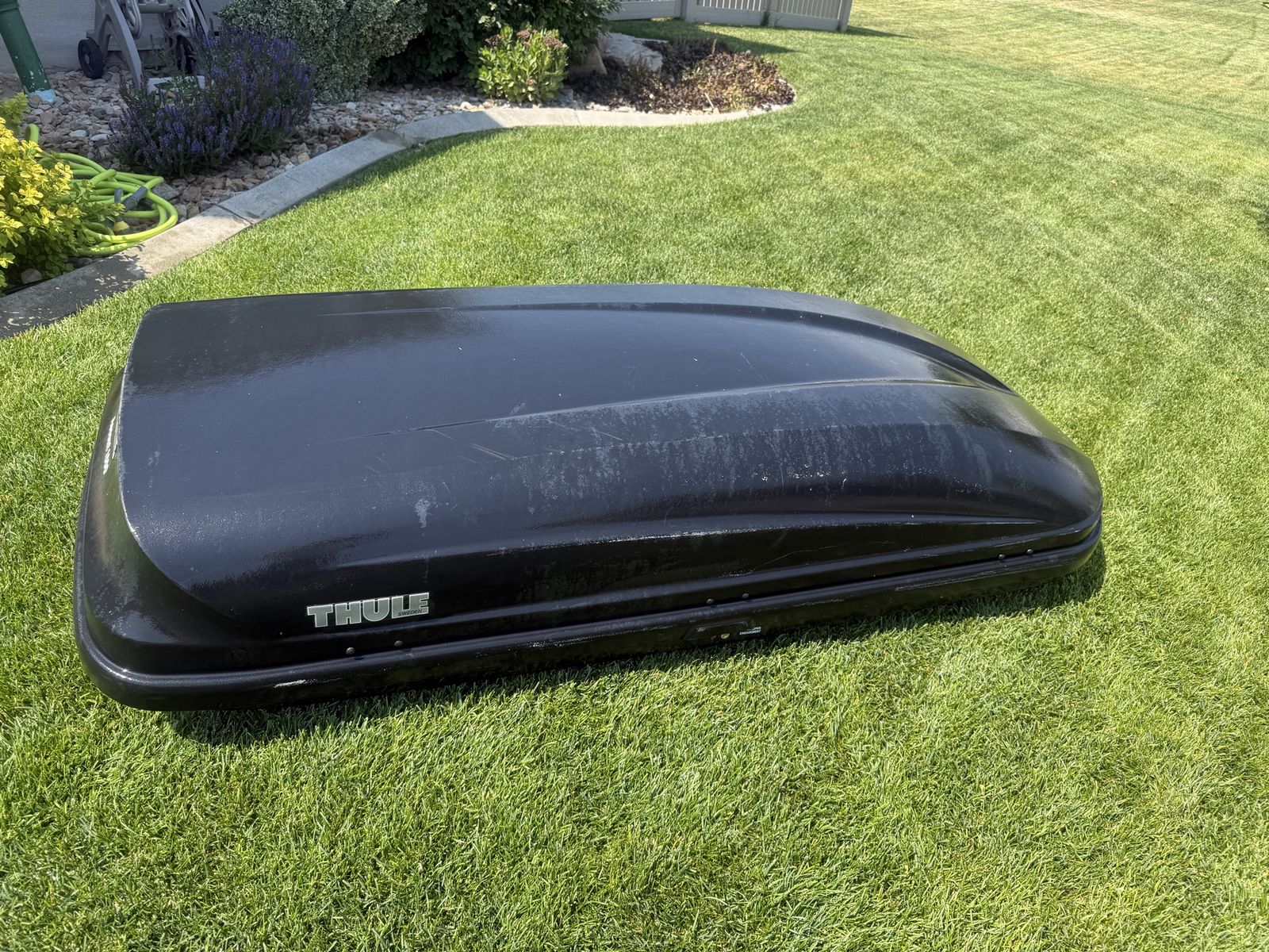 The roof cargo box