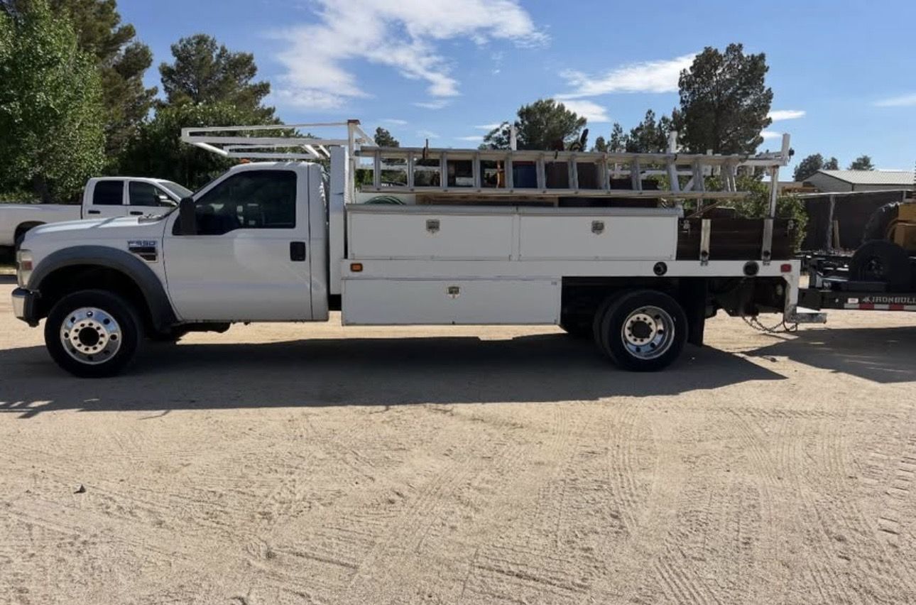 2008 Ford F-550 Utility truck