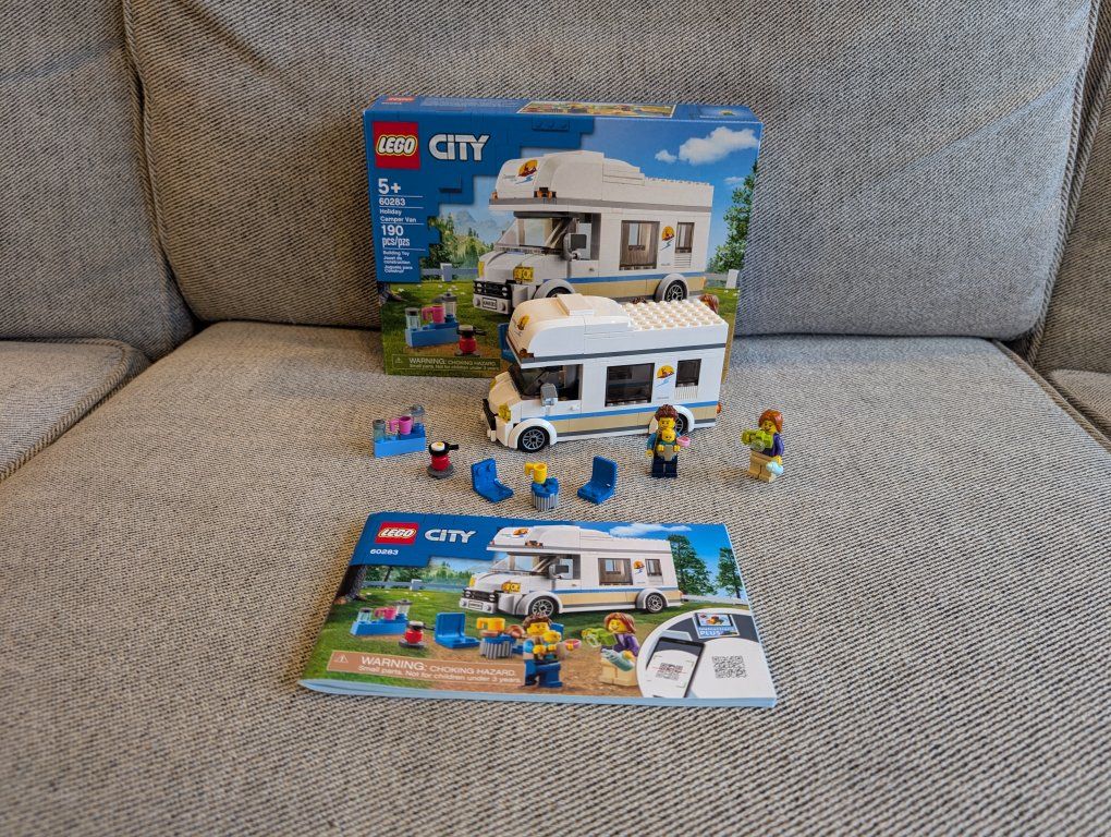 Lego City Holiday Camper Van 60283