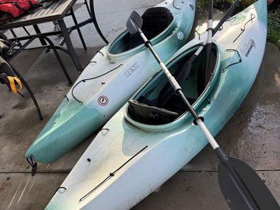Complete Old Town Kayak Package – 2 Kayaks + Thule Racks + Life Jackets