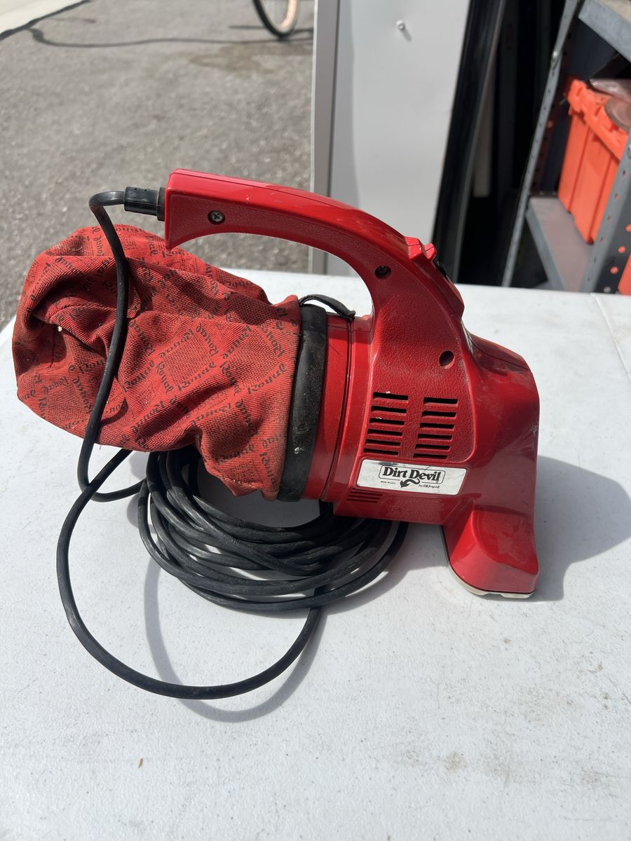 Royal Dirt Devil Hand Vacuum