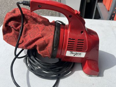 Royal Dirt Devil Hand Vacuum