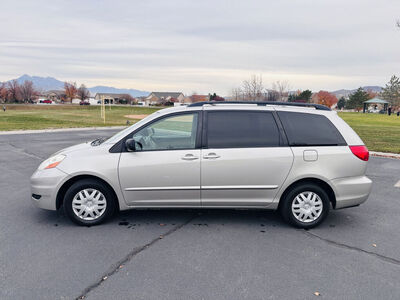2008 TOYOTA SIENNA LE 7-Passenger