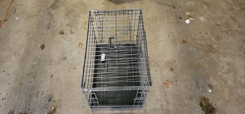 wire cage kennel with botton pans