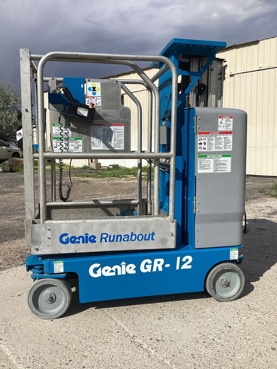Genie GR-12 Runabout Lift