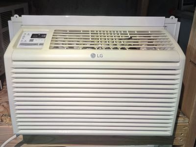 LG Air Conditioner (window unit)