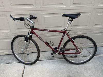 Trek 850 Mt. Track XC Vintage Mountain Bike Maroon Front Suspension 26" Wheels