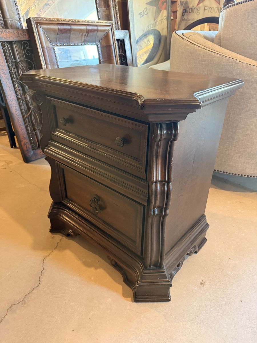 Ornate Dark Wood 2-Drawer Nightstand / End Table - Traditional Style Bedroom Furniture