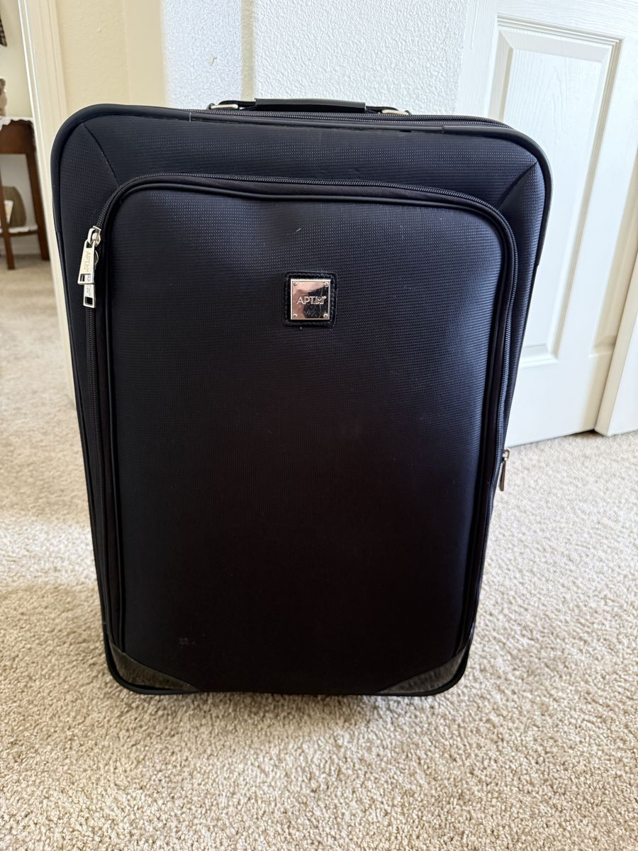 Apt. 9 Black Carry-On Spinner Luggage Suitcase with Purple Interior, Excellent Condition