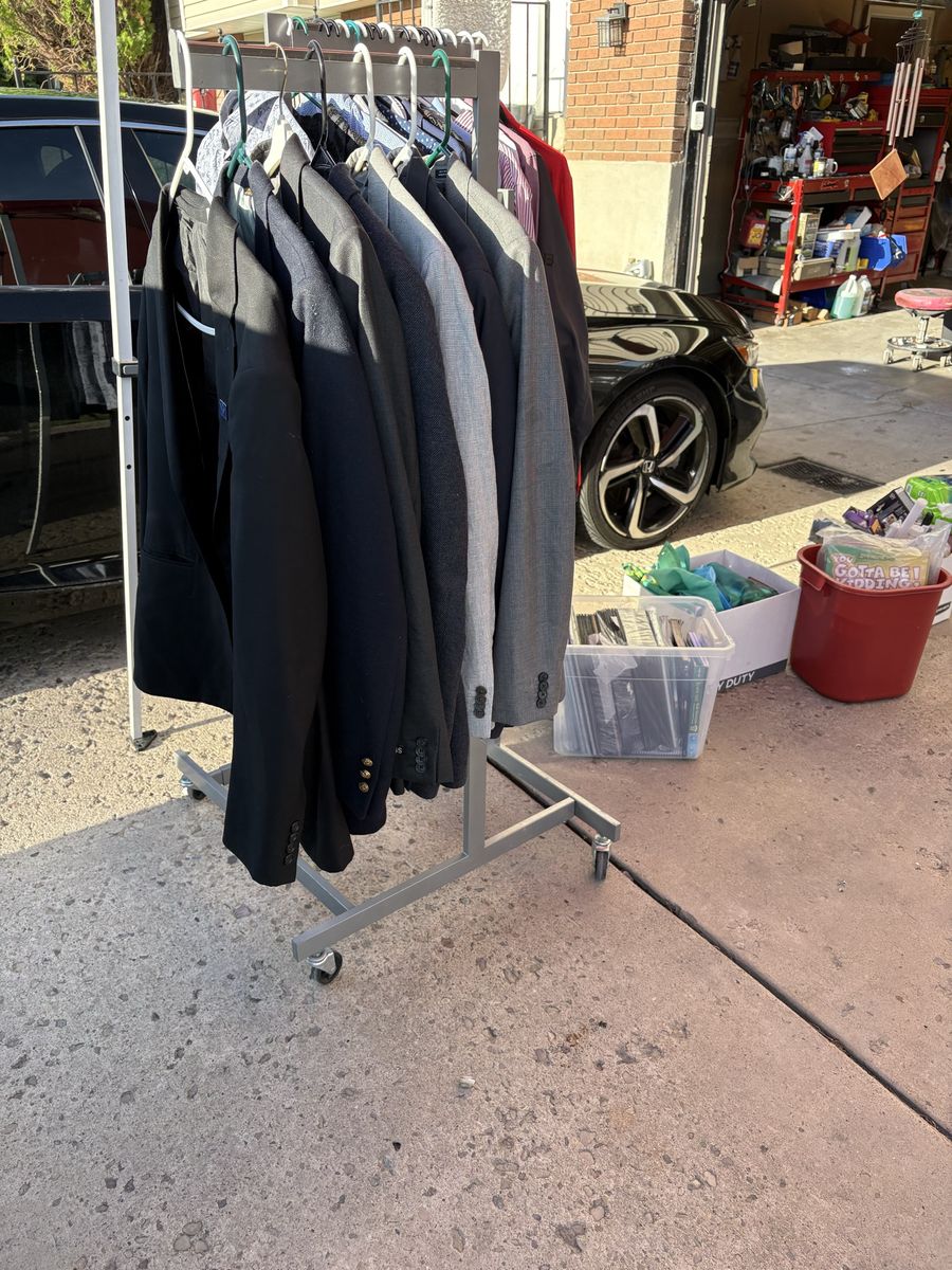 Assorted Men's Suit Jackets and Blazers Lot