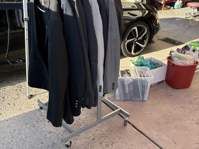 Assorted Men's Suit Jackets and Blazers Lot