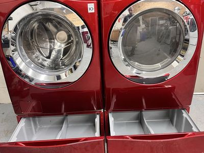 LG washer and dryer with pedestals
