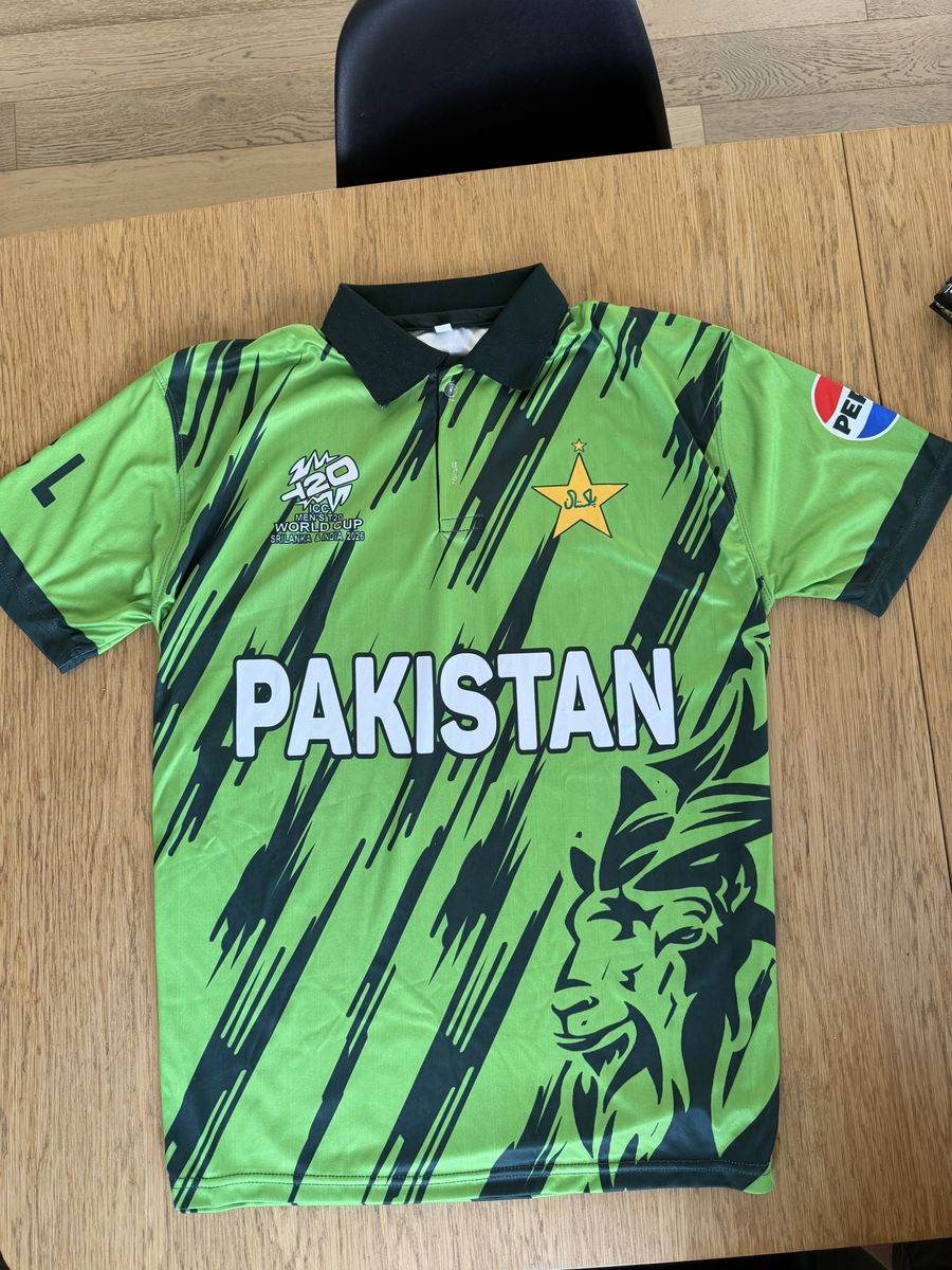 Brand New Pakistan 2026 World Cup Cricket Jersey Shirt. Size XL / L