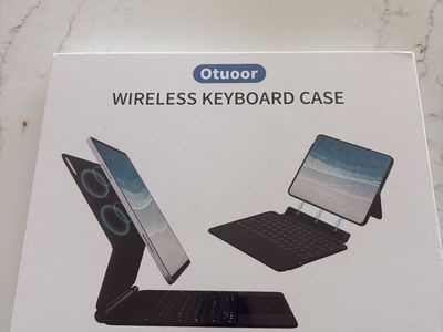 White Wireless Keyboard Case for iPad Pro 13”