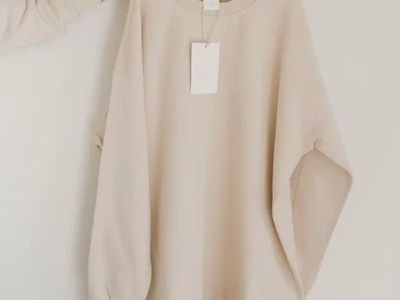 700 count Unisex Sand Beige Oversized Crewneck Sweatshirt - Drop Shoulder, Long Sleeve - Cozy
SALT brand ( lulu lemon dupe)