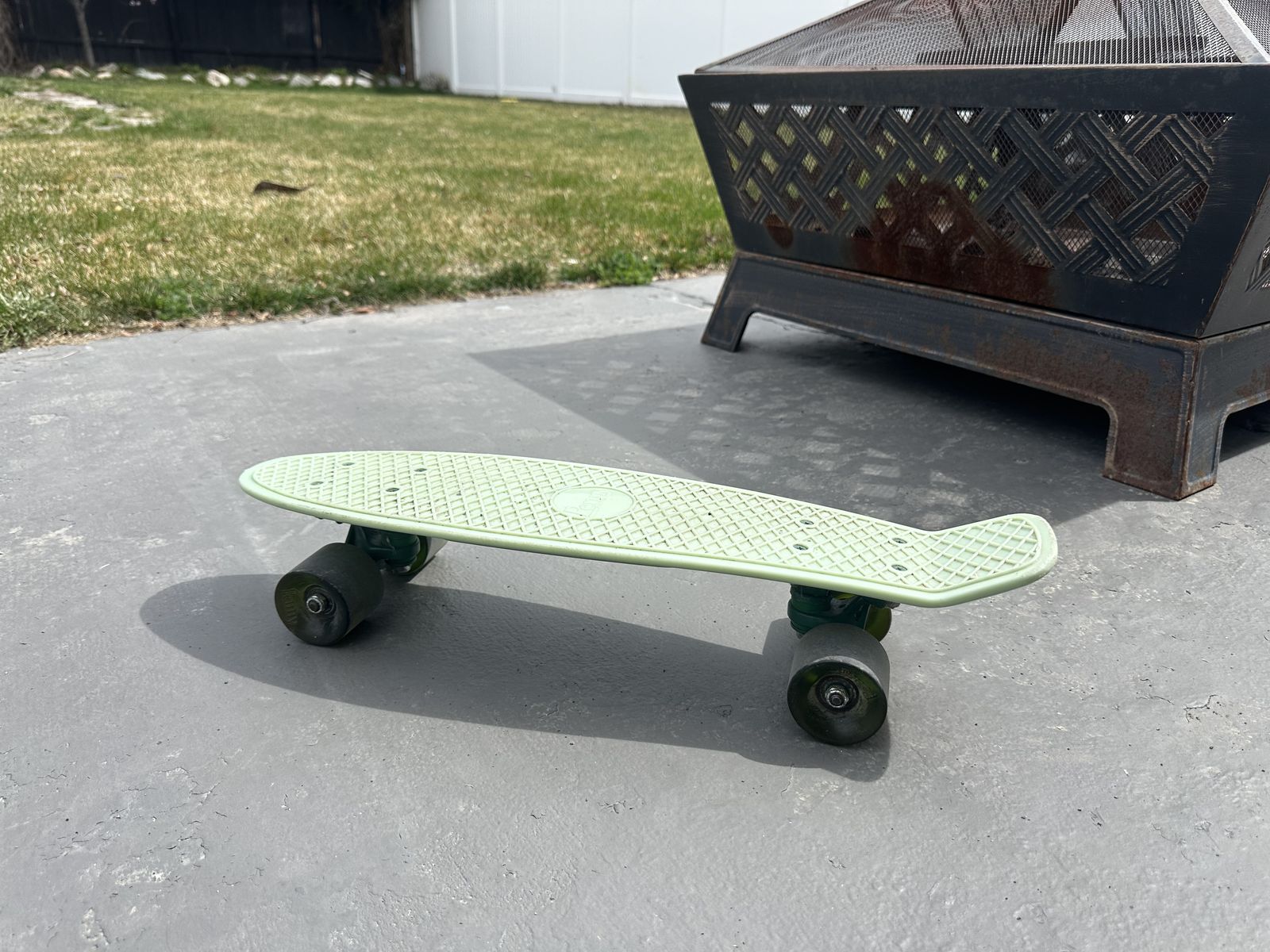 Penny Board Green