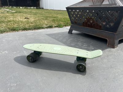 Penny Board Green