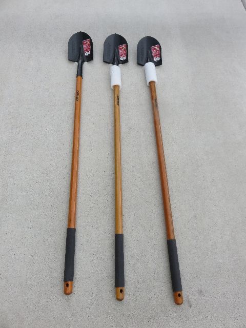 SELLING AS A LOT OF 3 - THREE BRAND NEW 47" FLORAL SHOVELS (SMALL HEAD) MADE BY HUSKY