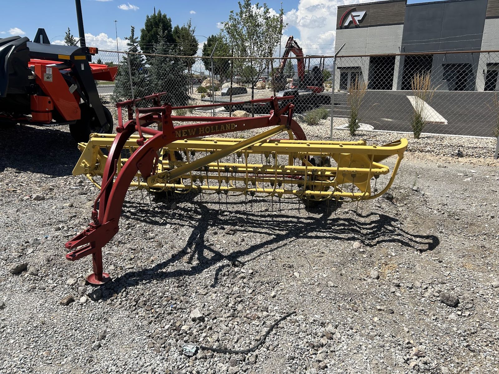 New Holland 256 Ground Driven Hay Rake