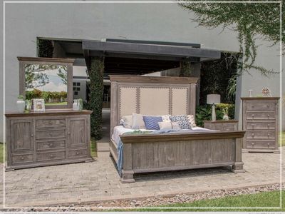BRAND NEW! Beautiful Solid Wood KING Bedroom Set