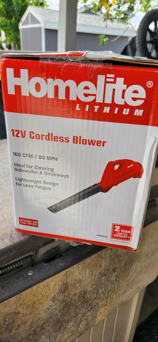 Brand new Homelite 12V Lithium 90 MPH 160 CFM Cordless Battery Blower with Internal 2.5 Ah Battery and Charger