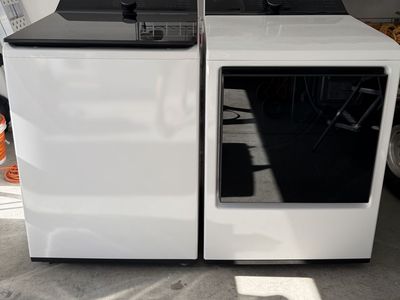 2024 LG Smart Washer & Dryer Set – Like New