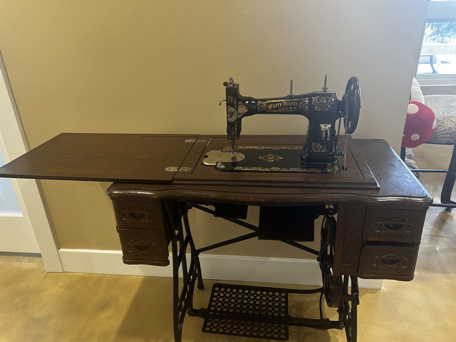 Antique 1914 "WHITE" Rotary Treadle Sewing Machine