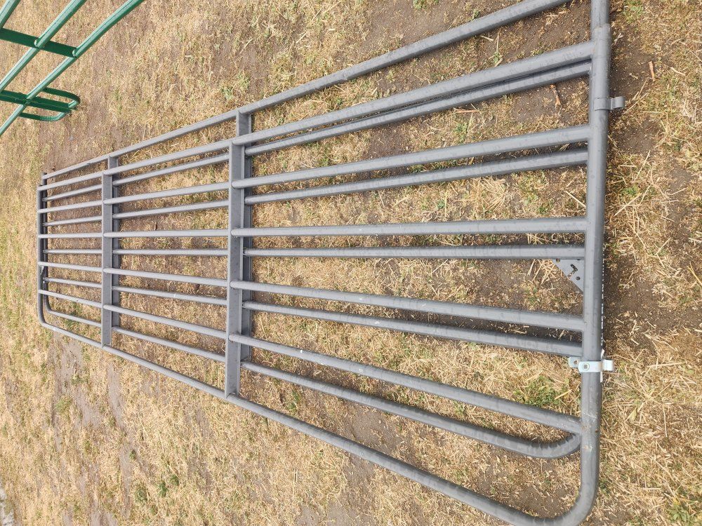 16ft behlen country cattle/horse pasture gates