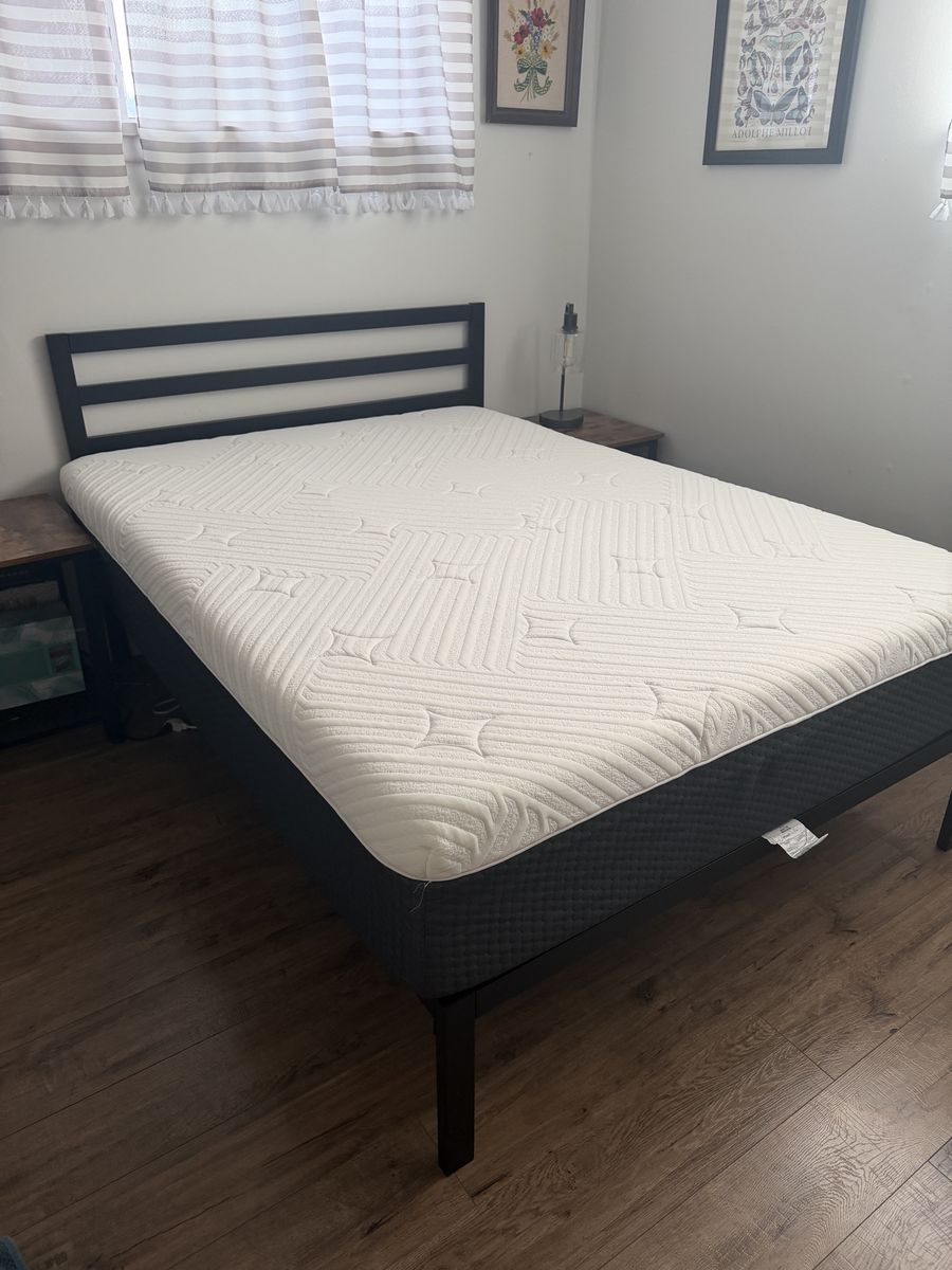 Black Metal Frame Bed with Mattress