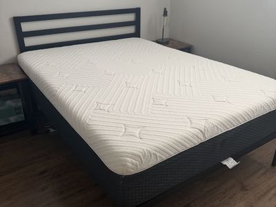 Black Metal Frame Bed with Mattress
