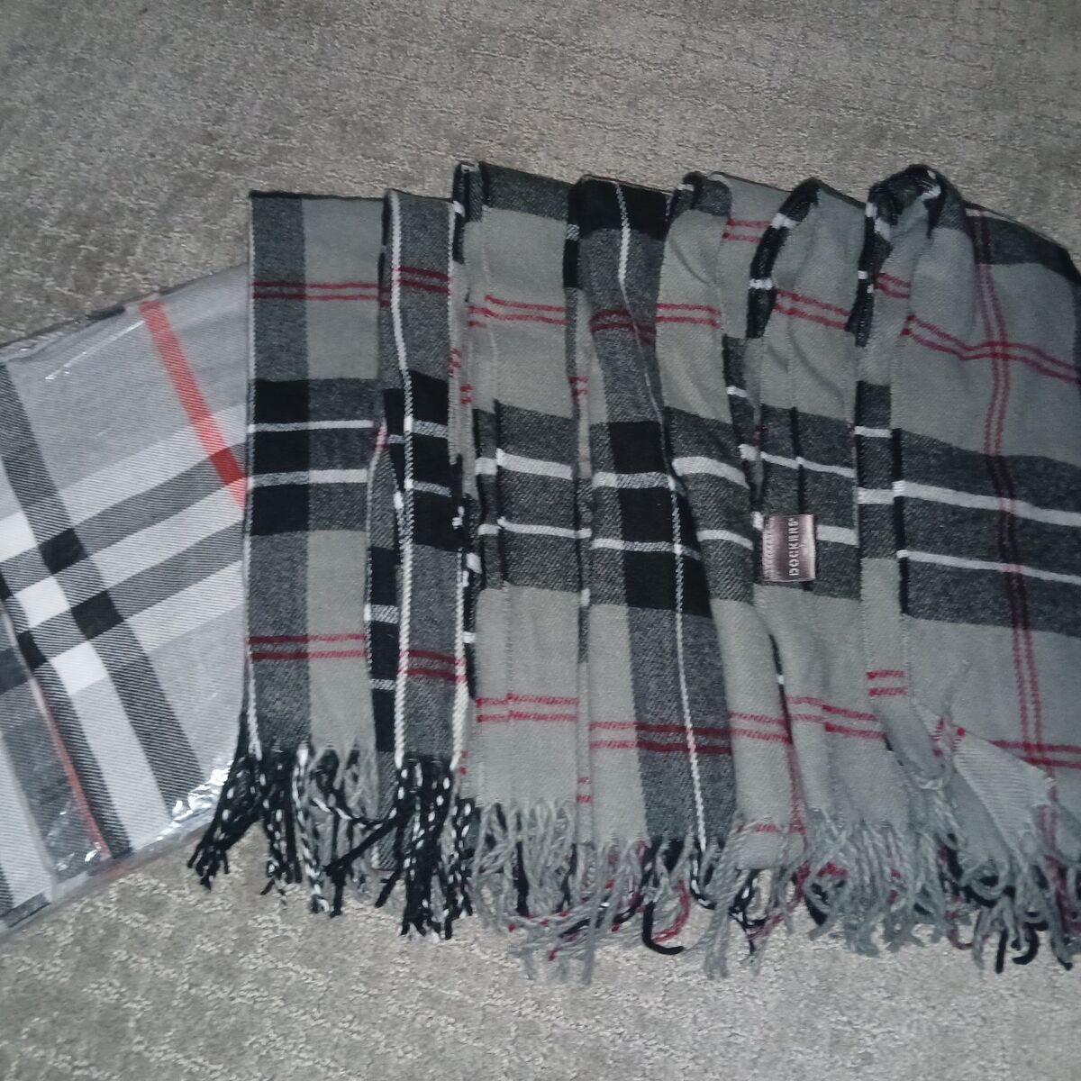 scarfs 9 new. dockers