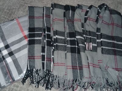 scarfs 9 new. dockers