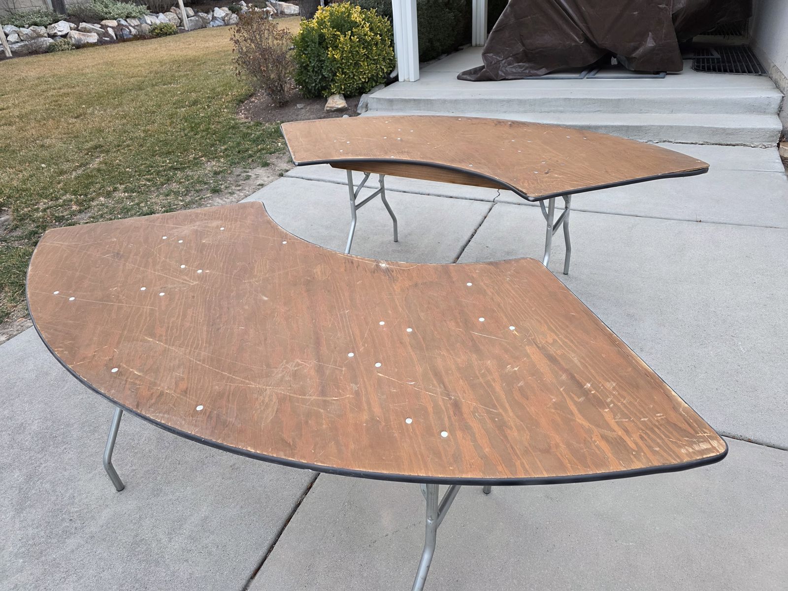 Curved Tables