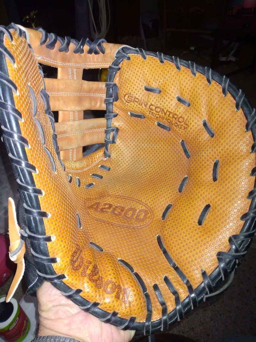 Wilson A2000 first baseman's mitt