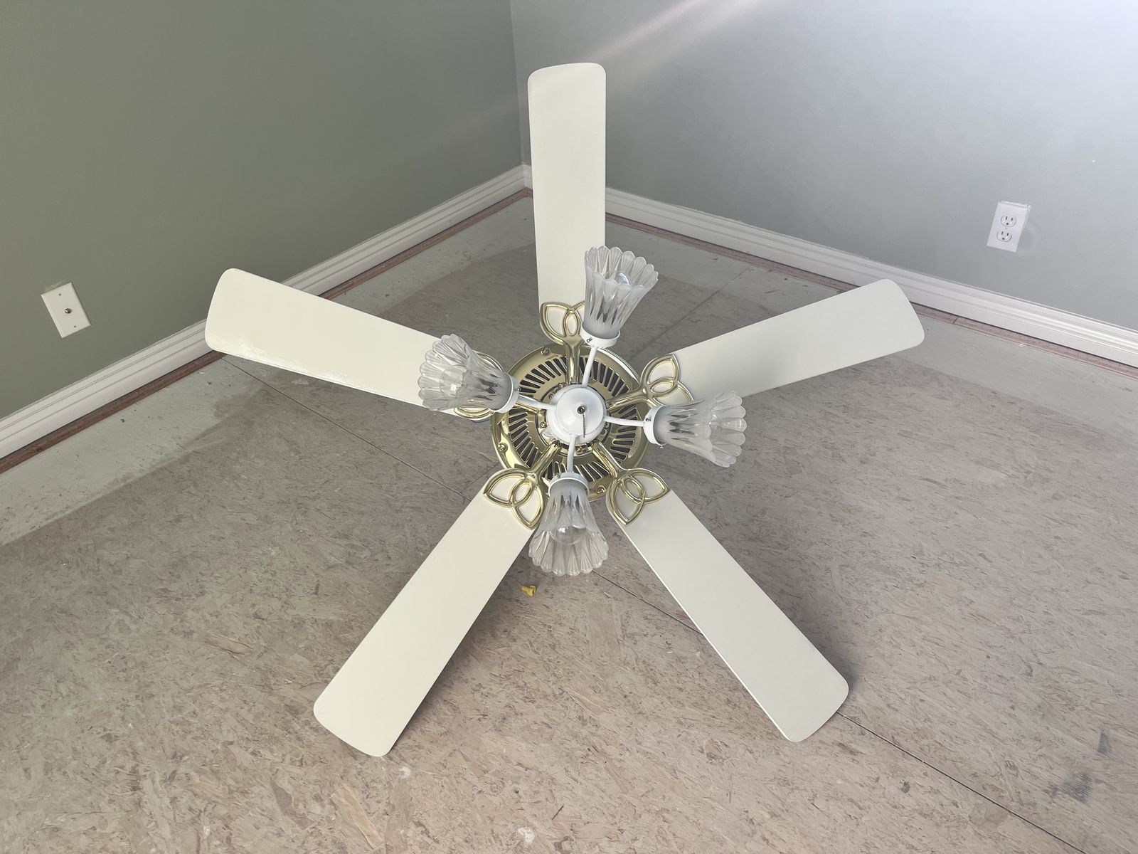 52 White and Gold Ceiling Fan