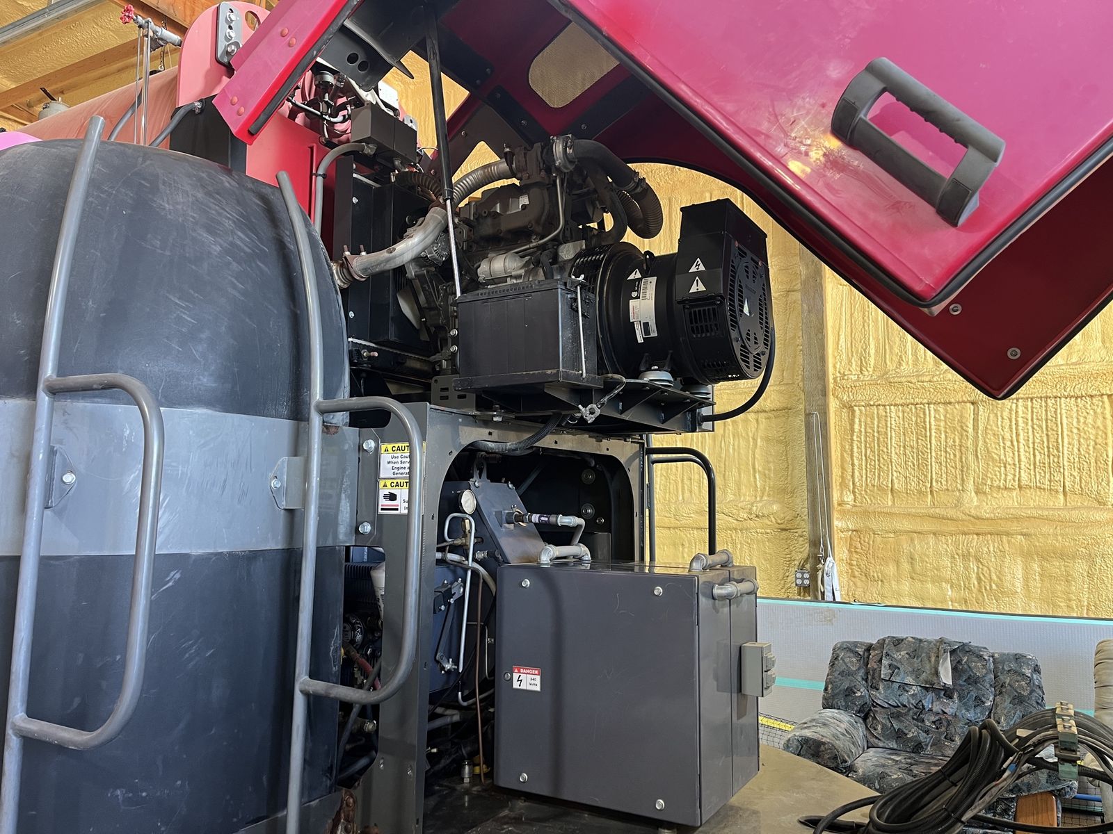 Main image 6