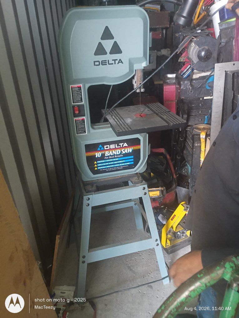 Delta 10" Band Saw with Steel Floor Stand & Factory Rip Fence