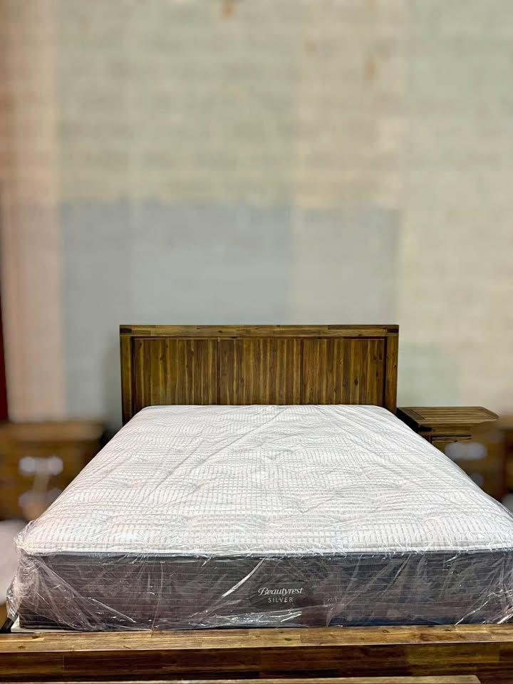 BEAUTYREST SILVER BRS900 KING MATTRESS