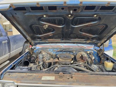 1973 CHEVROLET SUBURBAN C1500 LT