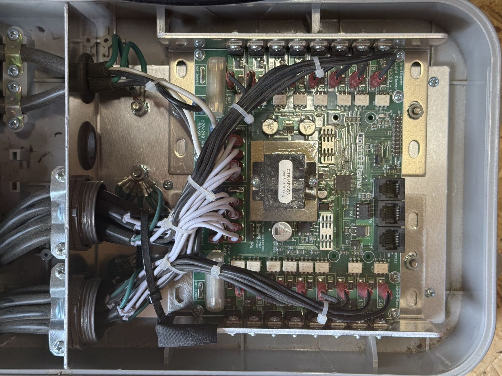 Main image 3