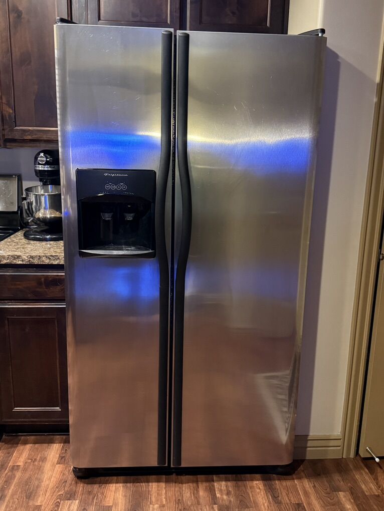 Frigidaire Fridge