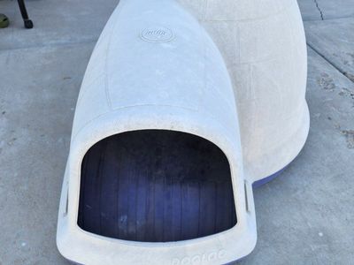 dog house igloo style (Large)