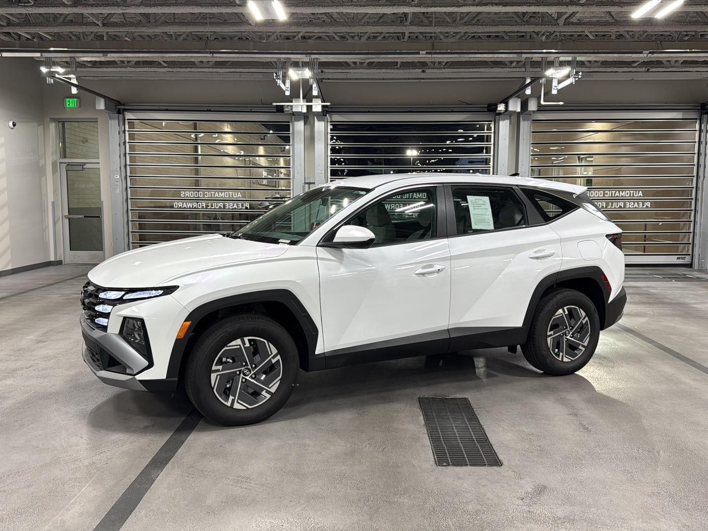 2026 Hyundai Tucson Hybrid Blue SE