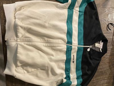 Adidas sweater