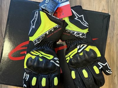 Alpinestars boots and gloves (new)