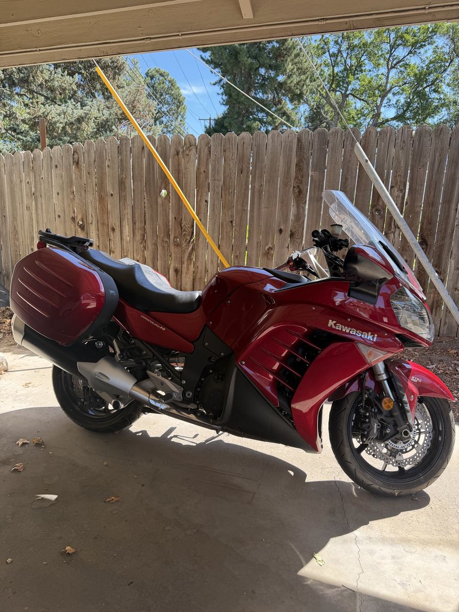 2014 Kawasaki Concours14 Motorcycle 