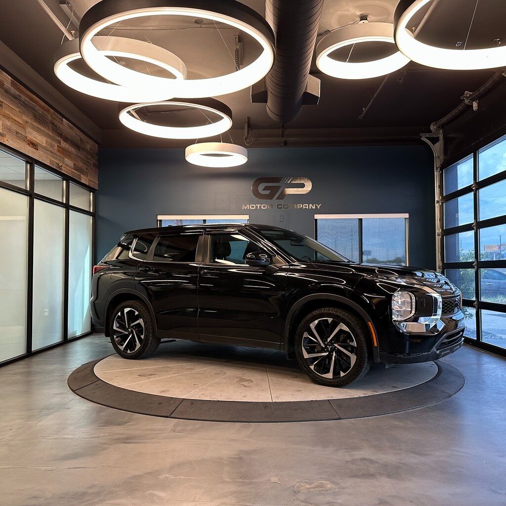 2022 Mitsubishi Outlander ES